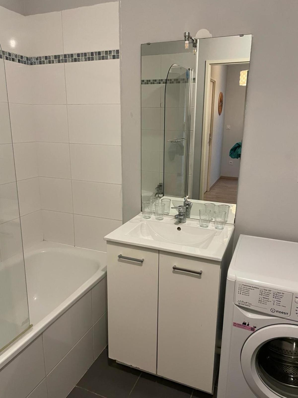 Appartement 2 Chambres Avec Terrasse Et Garage Saint-Andre-lez-Lille 외부 사진